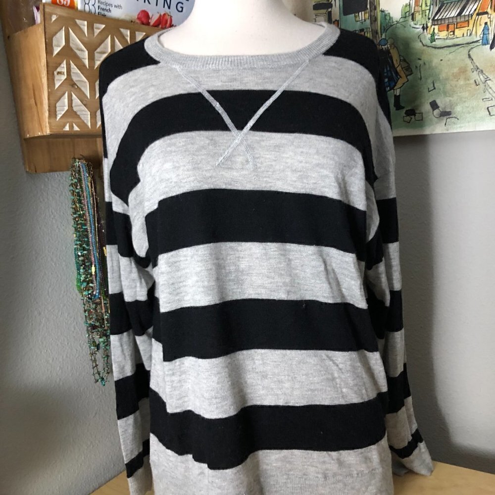 SPLENDID Cashmere Blend Sweater Women's size S Black & Gray Stripe Tunic